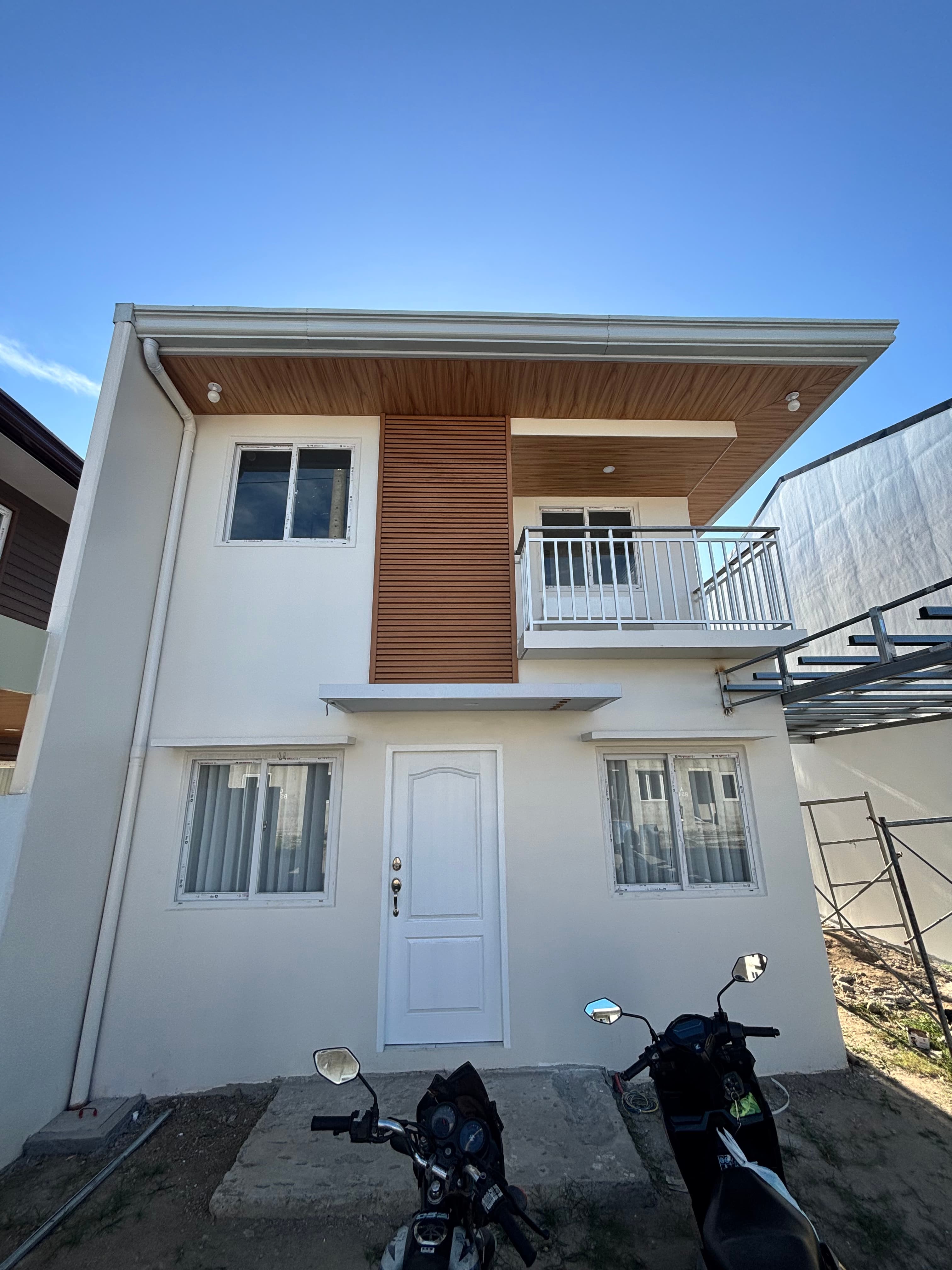 Julieta - Mawing Residence