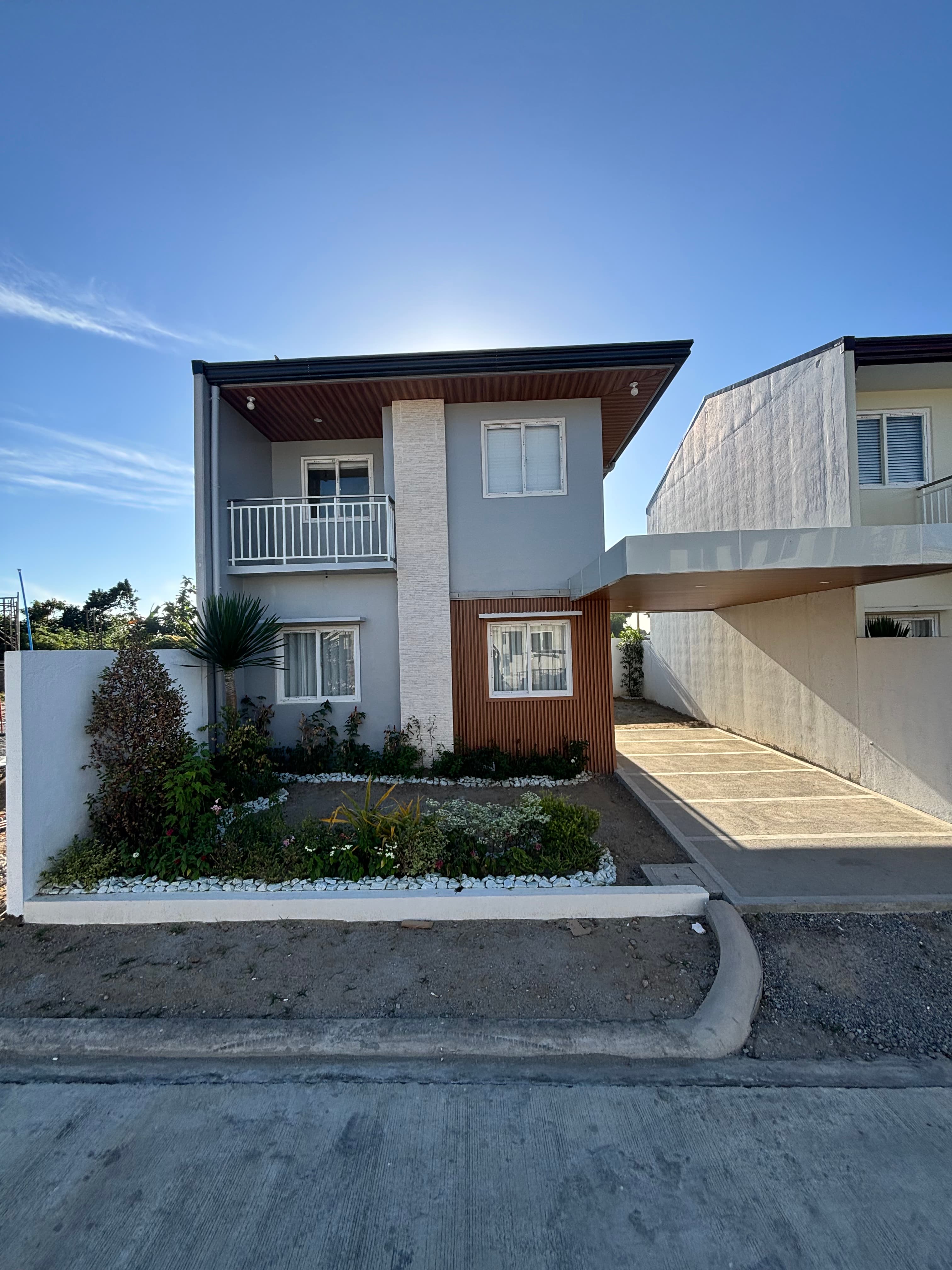 Gregoria - Mawing Residence
